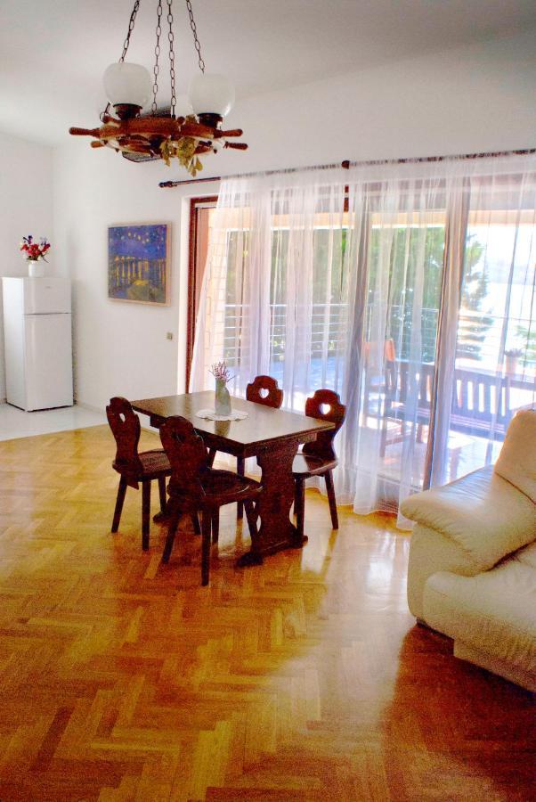 Apartmani Ribarica**** Karlobag Esterno foto