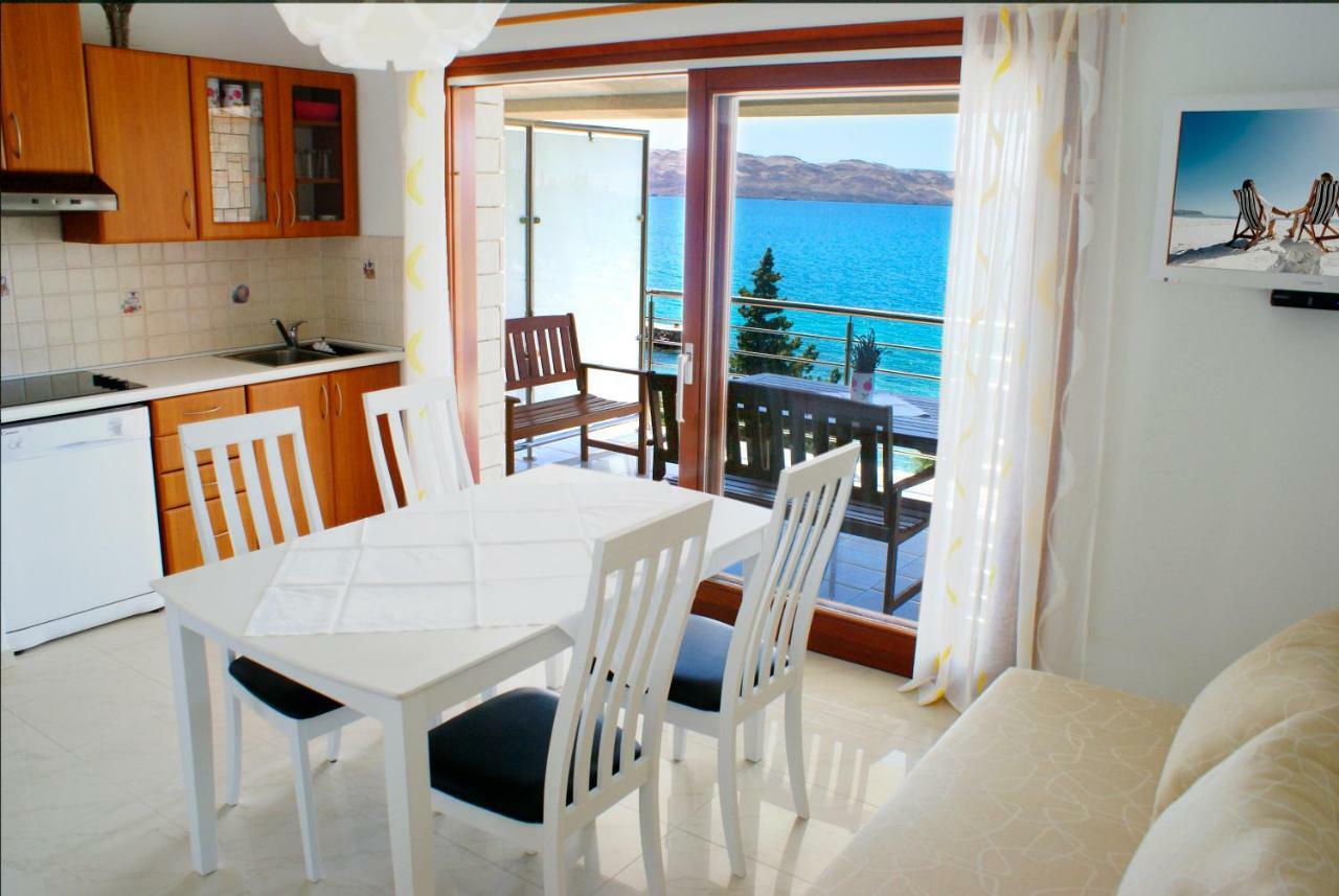 Apartmani Ribarica**** Karlobag Esterno foto